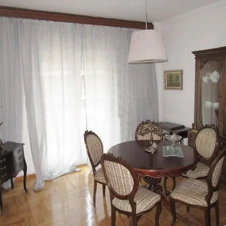 Luxurious Cozy In The Heart Of The Apartment